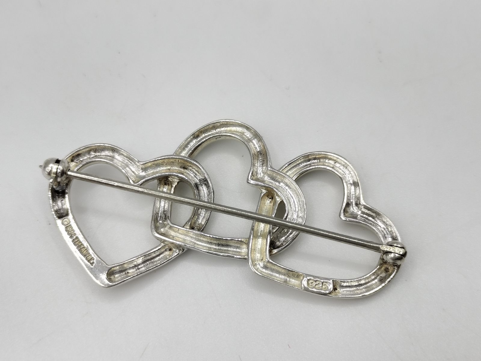 アン アン様 TIFFANY＆Co. ブローチ トリプルハート 925 アン アン様 TIFFANY＆Co. ブローチ トリプルハート 925
