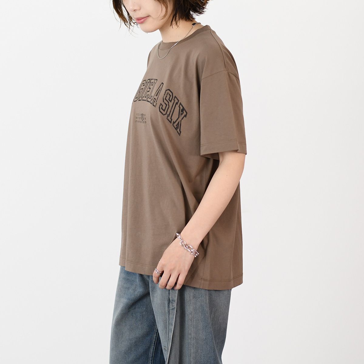 MM6 MAISON MARGIELA エムエムシックス メゾン マルジェラ トップス Tシャツ Margiela Six SH0GC0046 S24312 レディース ユニセックス ホワイト ブラウン ブラック 半袖 クルーネック 春 夏