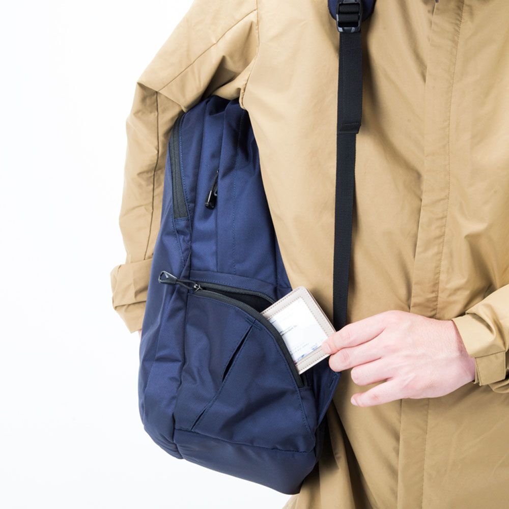 カリマー KARRIMOR アウトドア トリビュート 25 tribute 25 デイパック バックパック リュック 25L PC収納 ビジネス 出張 通勤 通学 旅行 トラベル 鞄 かばん バッグ メンズ レディース 501025 9000 BLACK