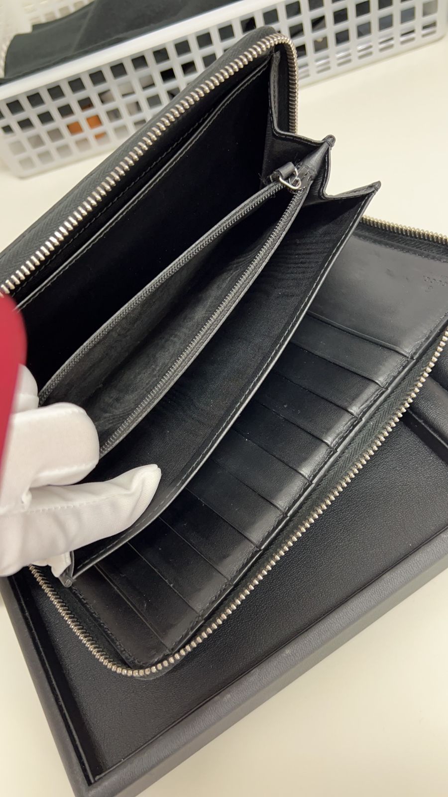 グッチ GGエンボスジップアラウンドオーガナイザー財布 625563 グッチ GGエンボスジップアラウンドオーガナイザー財布 625563