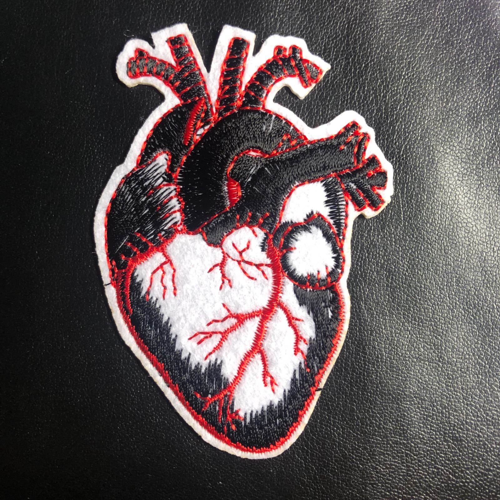 心臓　臓器　刺繍アイロンワッペン★ワッペン★アップリケ