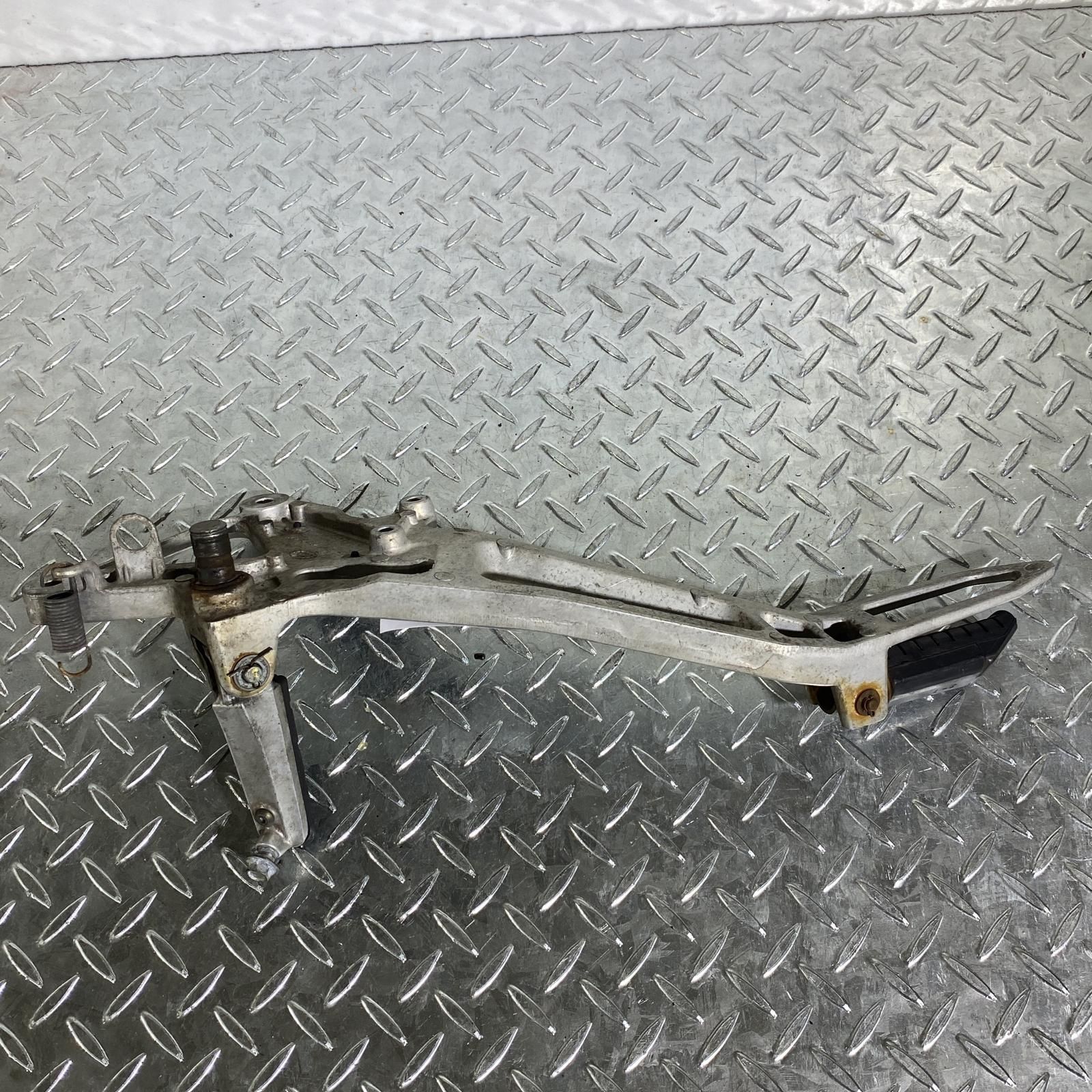 HONDA ホーネット250 ステッププレート 右 ホンダ