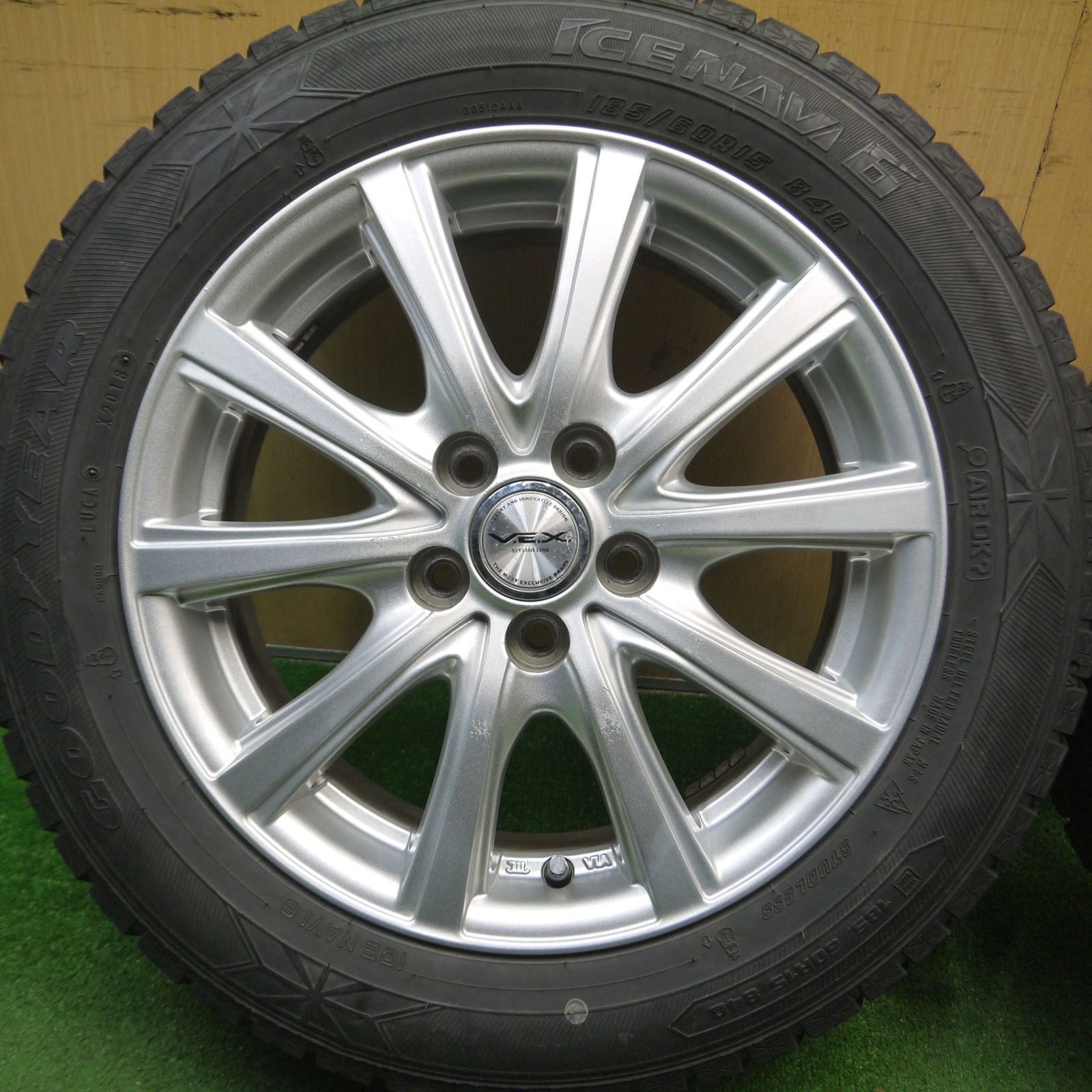 送料無料] 4本価格☆シエンタ 等 185/60R15 スタッドレス グッドイヤー