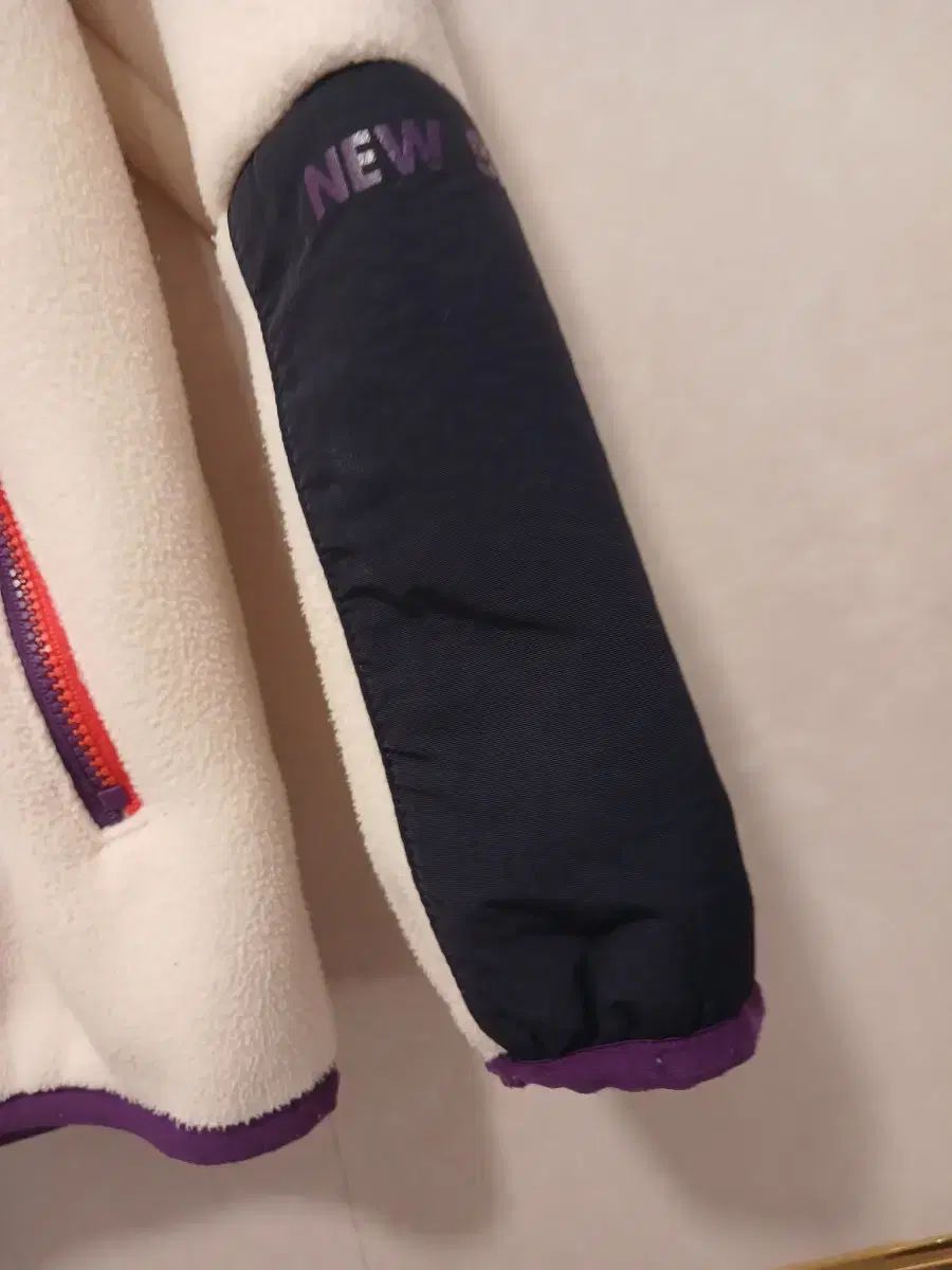 おしました New Balance ニューバランス キッズ 正規品 フード ボア 130 7 税金 8 三 サイズ 唯一無二