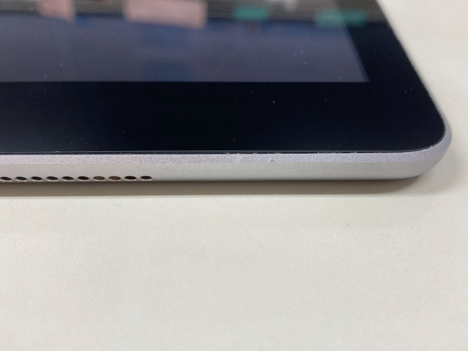 タブレット 送料無料 バッテリー100％ iPad (第5世代) Wi-Fi 32GB