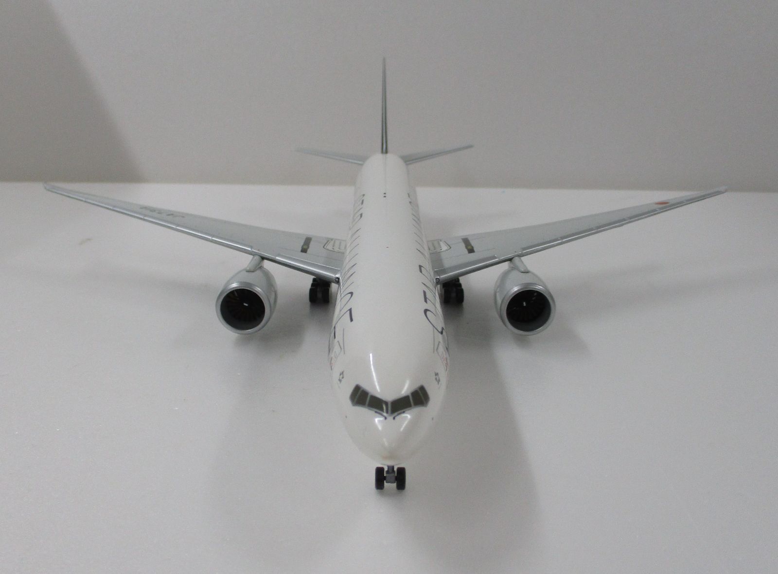 全日空商事1/200B777-300ER※破損あり 1/200 B777-300ER ANA JA794A [NH20187] 全日空商事/中古