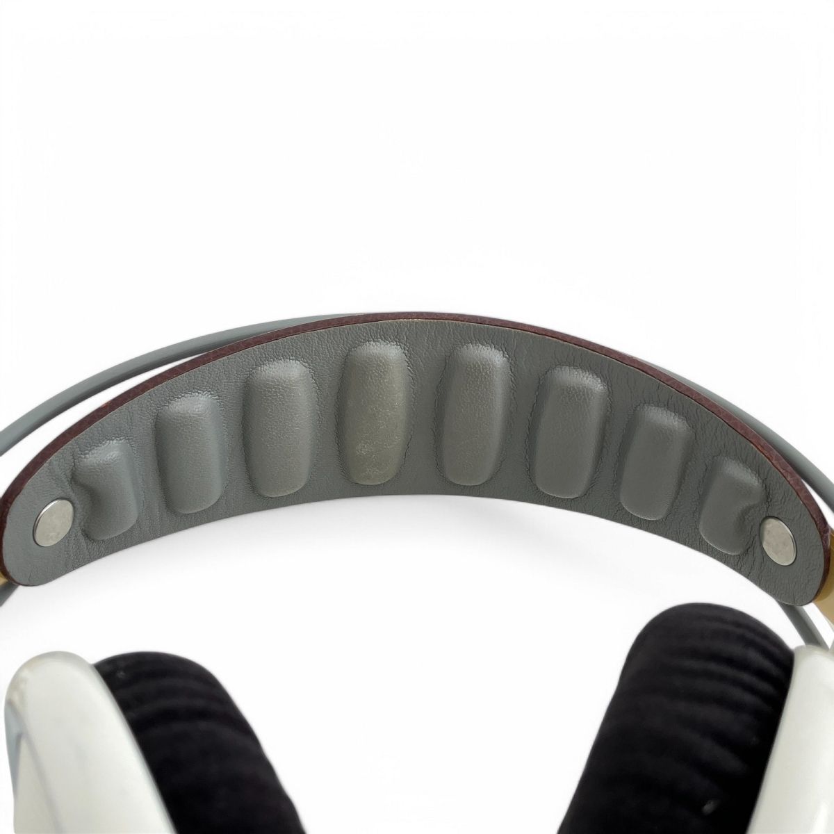 AKG K701 開放型 オープンイヤー ヘッドホン スタンド付き AKG Acoustics K701 開放型 ヘッドホン オーバーイヤー Z9761621