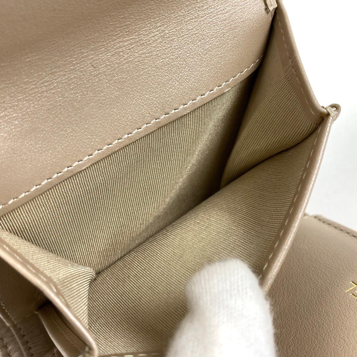 シャネル CHANEL ココマーク 三つ折り 財布 ターンロック