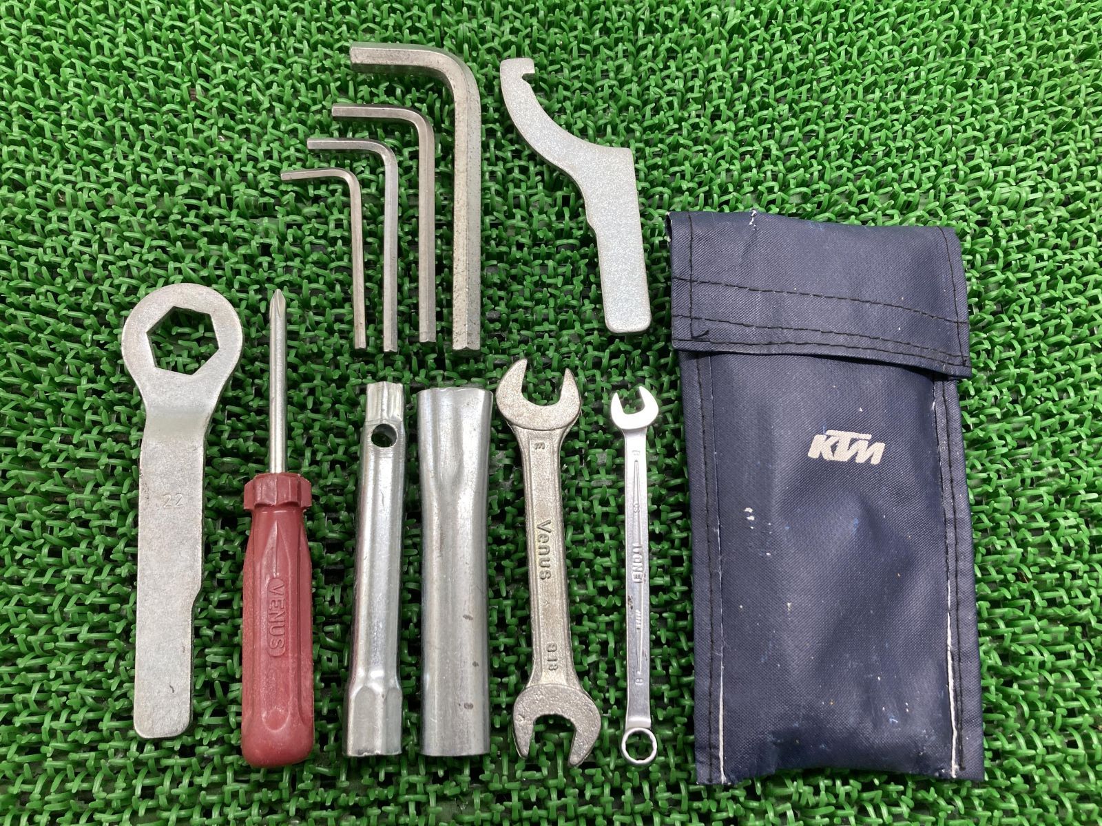 車載工具 KTM 純正 中古 バイク 部品 ツールキット デューク アドベンチャー EXC 機能的問題なし 希少品 車検 Genuine