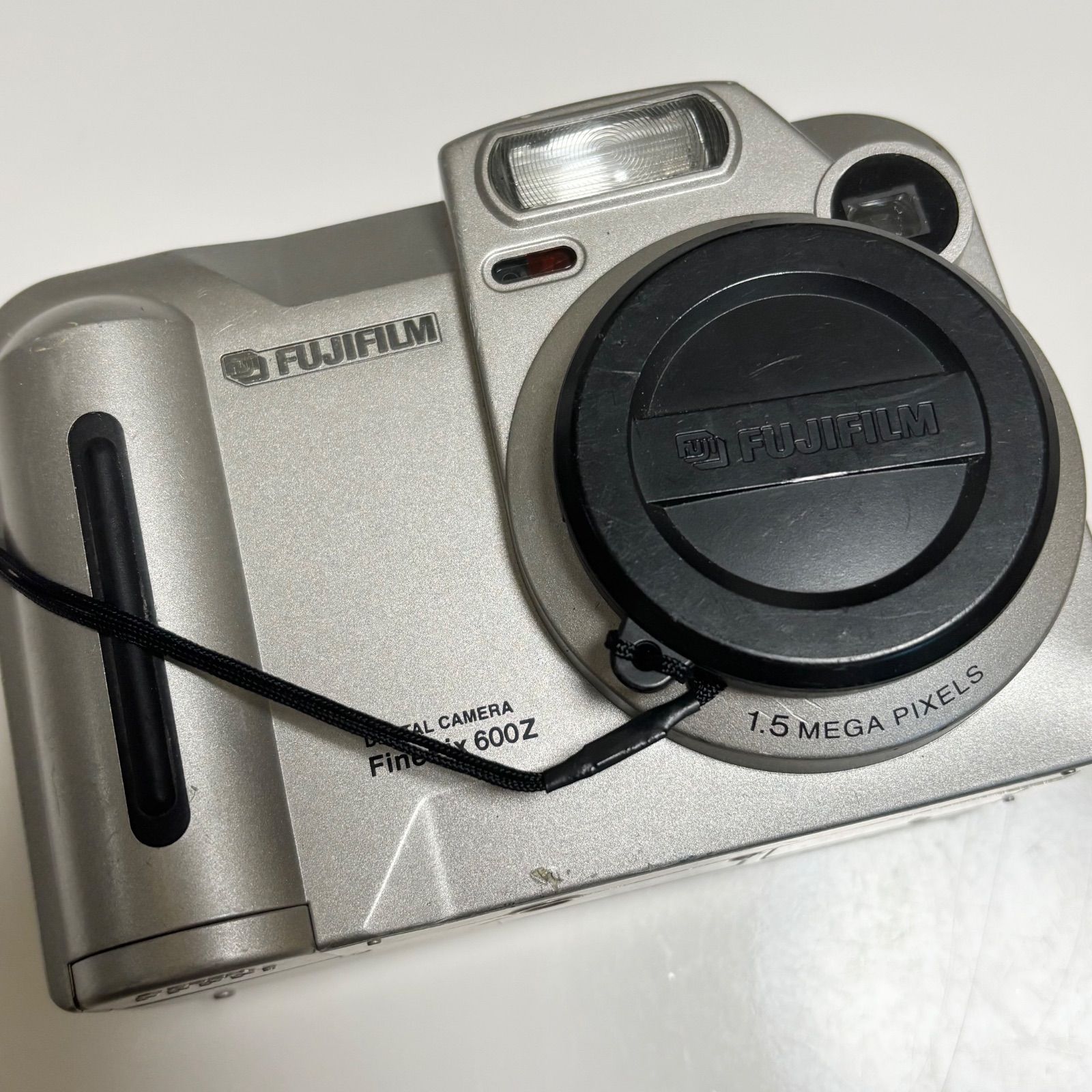 送料無料】FUJIFILM/フジフィルム/FinePix 600Z/ファインピックス 