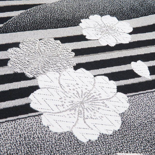 袋帯 振袖用 中古 花模様 桜 箔糸 銀通し 黒色 薄墨色 銀 A1159