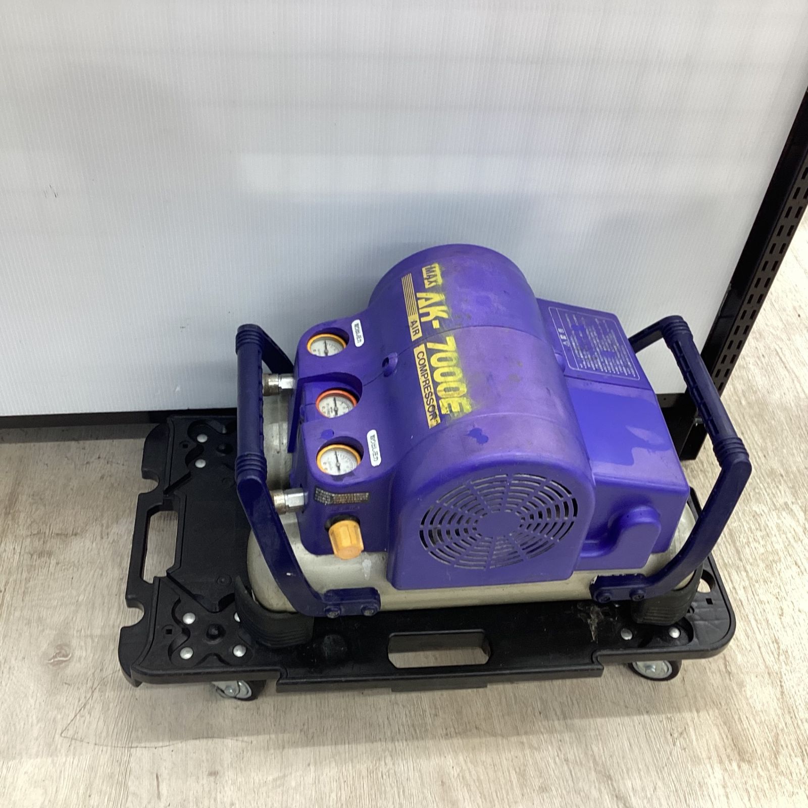 MAX/マックス AK-7000E エアコンプレッサー 消費電力1300W 動作確認  