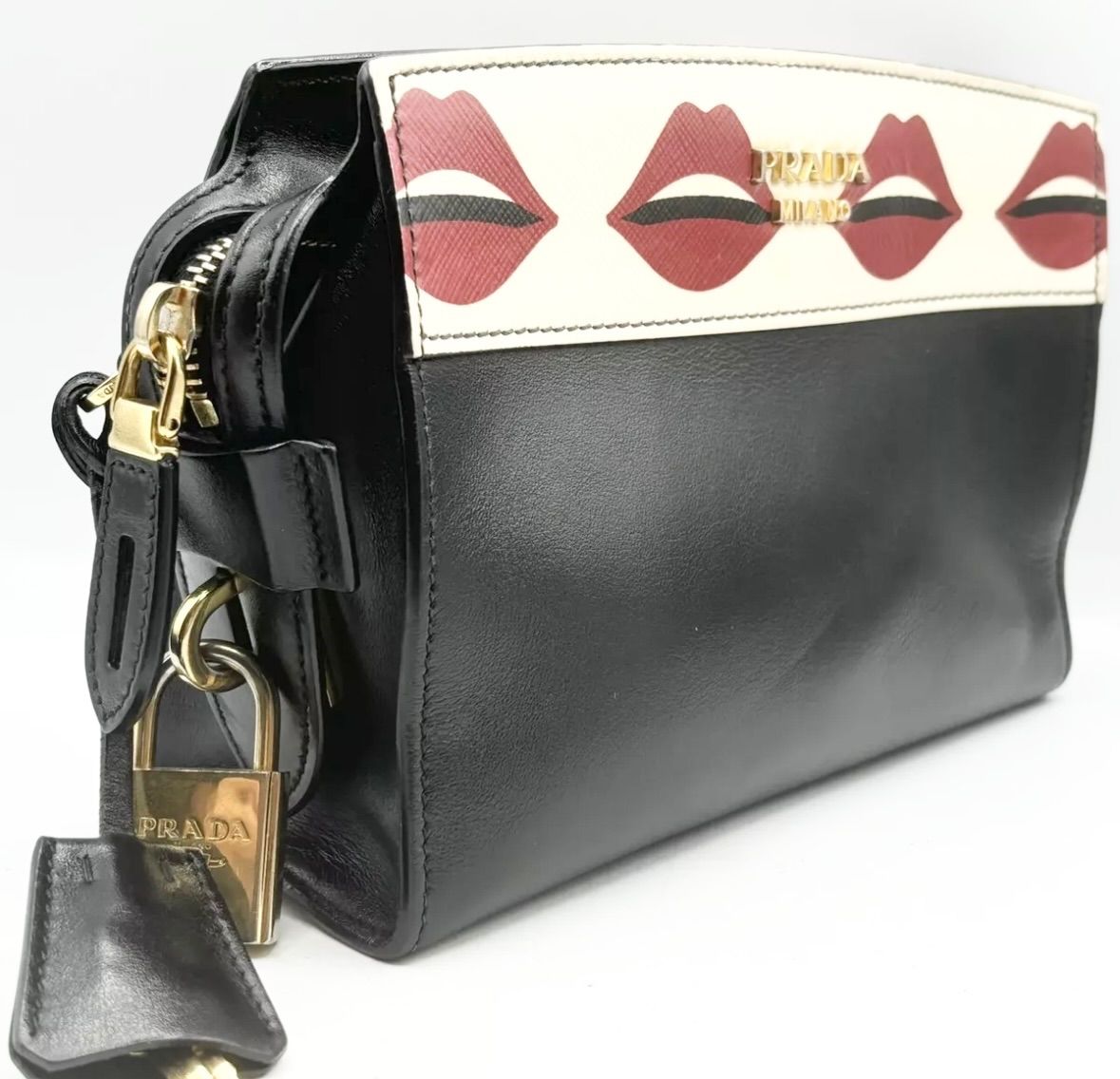 プラダ PRADA 未使用近い ショルダー クラッチ バッグ レザー 