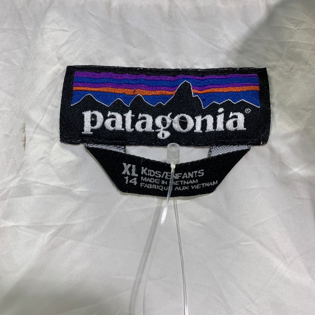 Patagonia 中綿 ジップアップ ナイロンジャケット XL 160～ キッズ ホワイト パタゴニア アウトドア 古着卸 アメリカ仕入 a606-6898