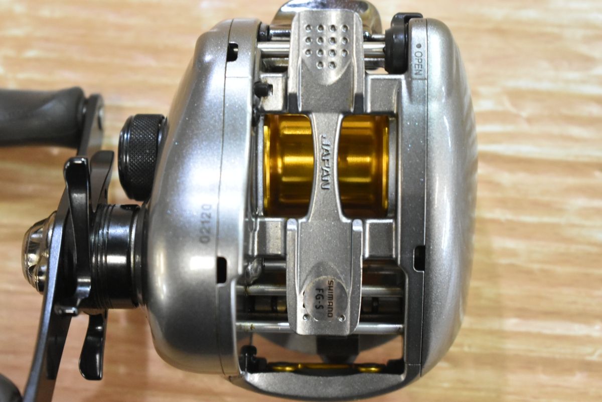 シマノ 07 メタニウム Mg7 L 左 SHIMANO nium ベイトリール バス