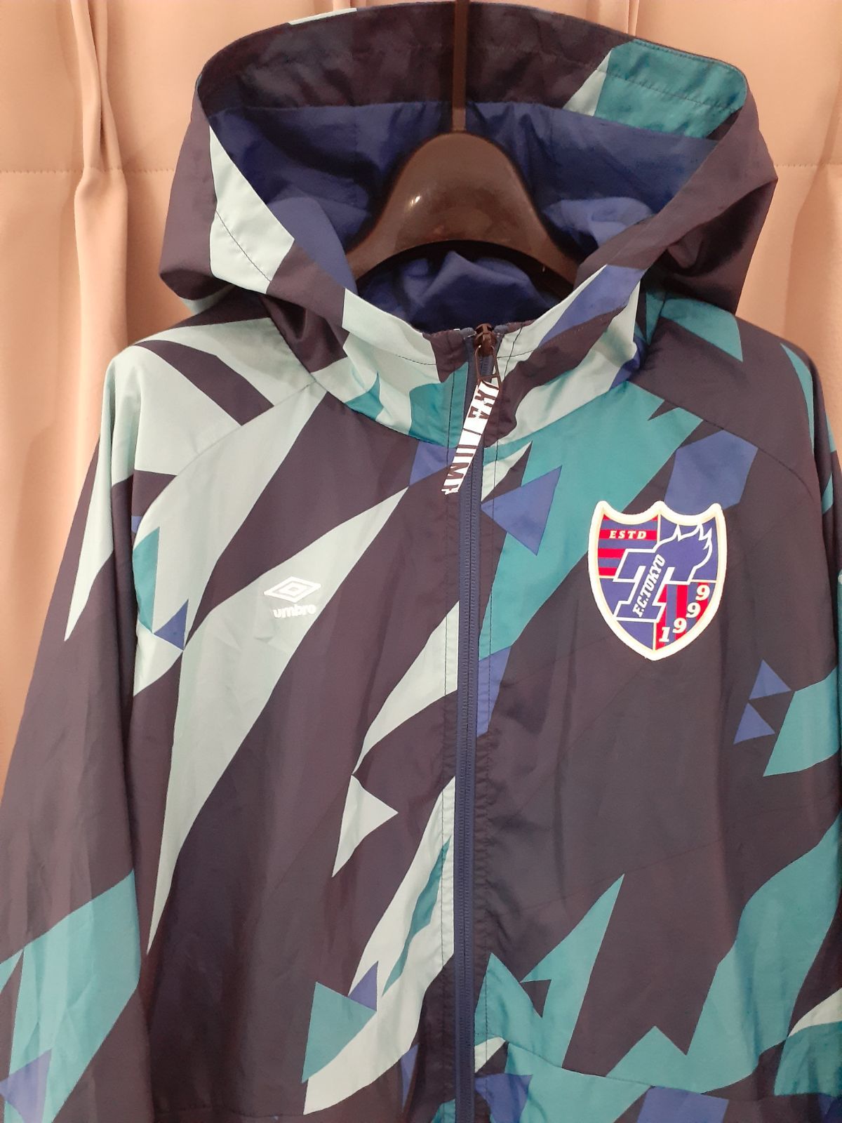 UMBRO アンブロ 2020年 FC東京 アンセムジャケット M - メルカリ