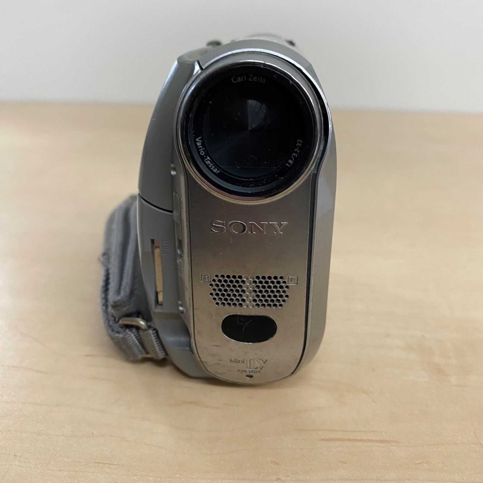 ジャンク品】SONY ハンディカム DCR-40 ビデオカメラ CaR619