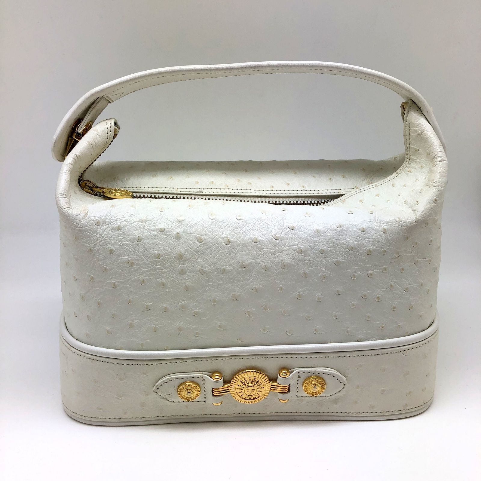 VERSACE バニティバッグ オーストリッチ 型押し レザー ホワイト VERSACE バニティバッグ オーストリッチ型押しレザー ホワイト