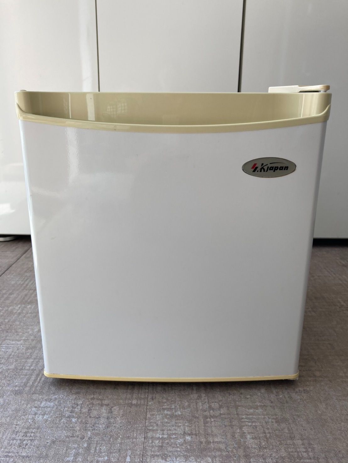 【極美品】エスケイジャパン　小型冷蔵庫 極美品】エスケイジャパン 小型冷蔵庫 極美品】エスケイジャパン