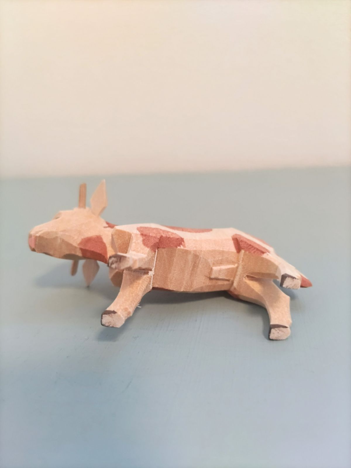 ドイツ工芸品 牛 木彫り 木製 ヘルビッヒ工房 ドイツ雑貨 - メルカリ