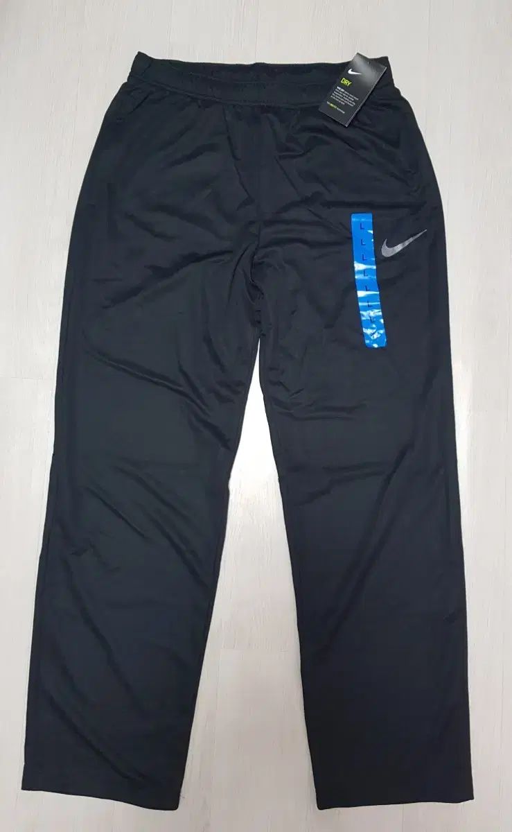 新製品新品_正規品 Nike(ナイキ） メンズ ドライフィット トレーナー パンツ L