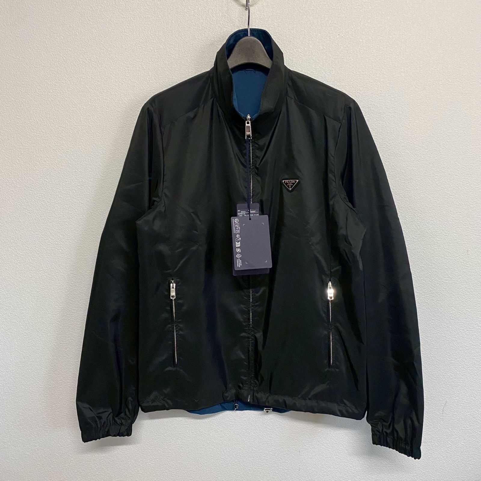 PRADA プラダ トライアングル ロゴ プレート 黒 ブラック ネイビー リバーシブル ナイロンジャケット ブルゾン 長袖 トップス アウター メンズ レディース ♥ タグ付き