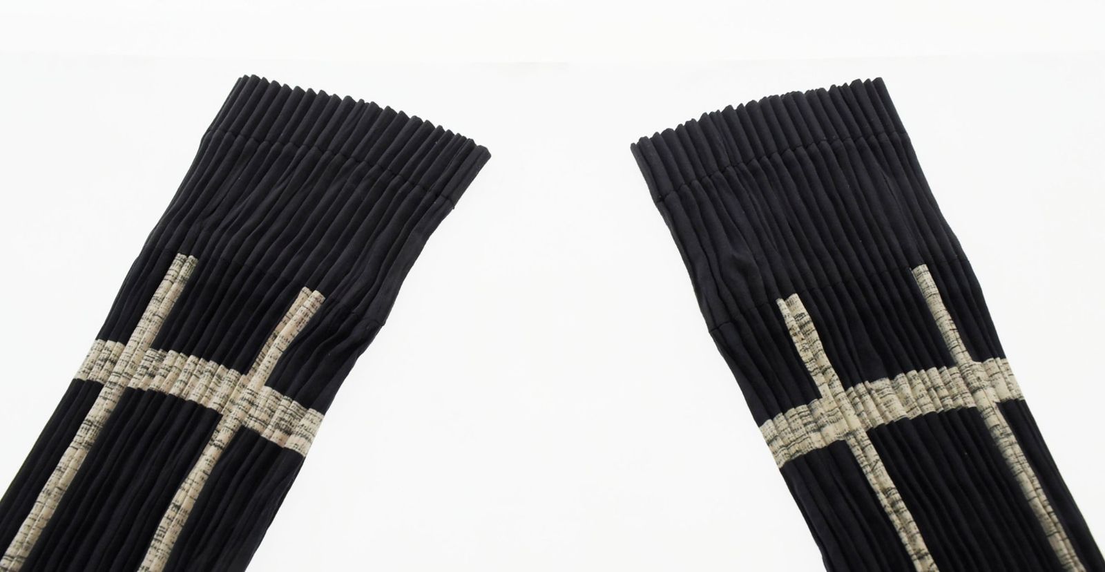 ISSEY MIYAKE◆長袖カットソー/M/ポリエステル/BLK/総柄/IM53-FJ960 ISSEY MIYAKE(イッセイミヤケ) / 長袖カットソー/M/ポリエステル