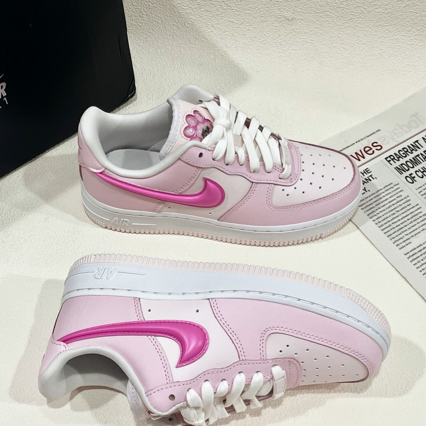 Nike WMNS Air Force 1 Low'07 LX“Paw Print”ナイキウィメンズエアフォス1ロ'07 LX“パウプリット”ピンク  - メルカリ