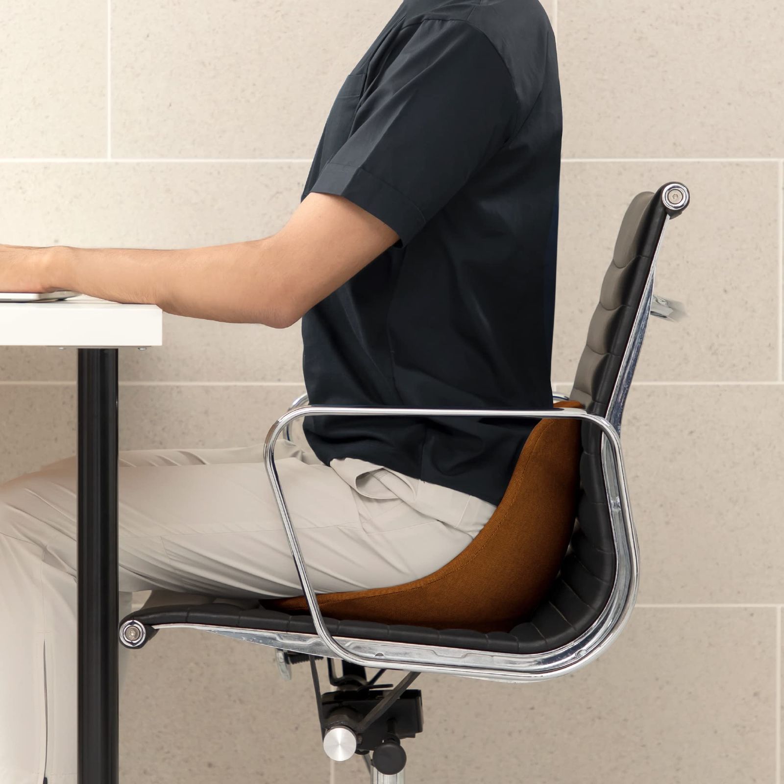 アンドメディカル KURA SEAT 姿勢矯正 骨盤・姿勢サポート コンパクト Amazon.co.jp: アンドメディカル KURA SEAT 座椅子 姿勢矯正