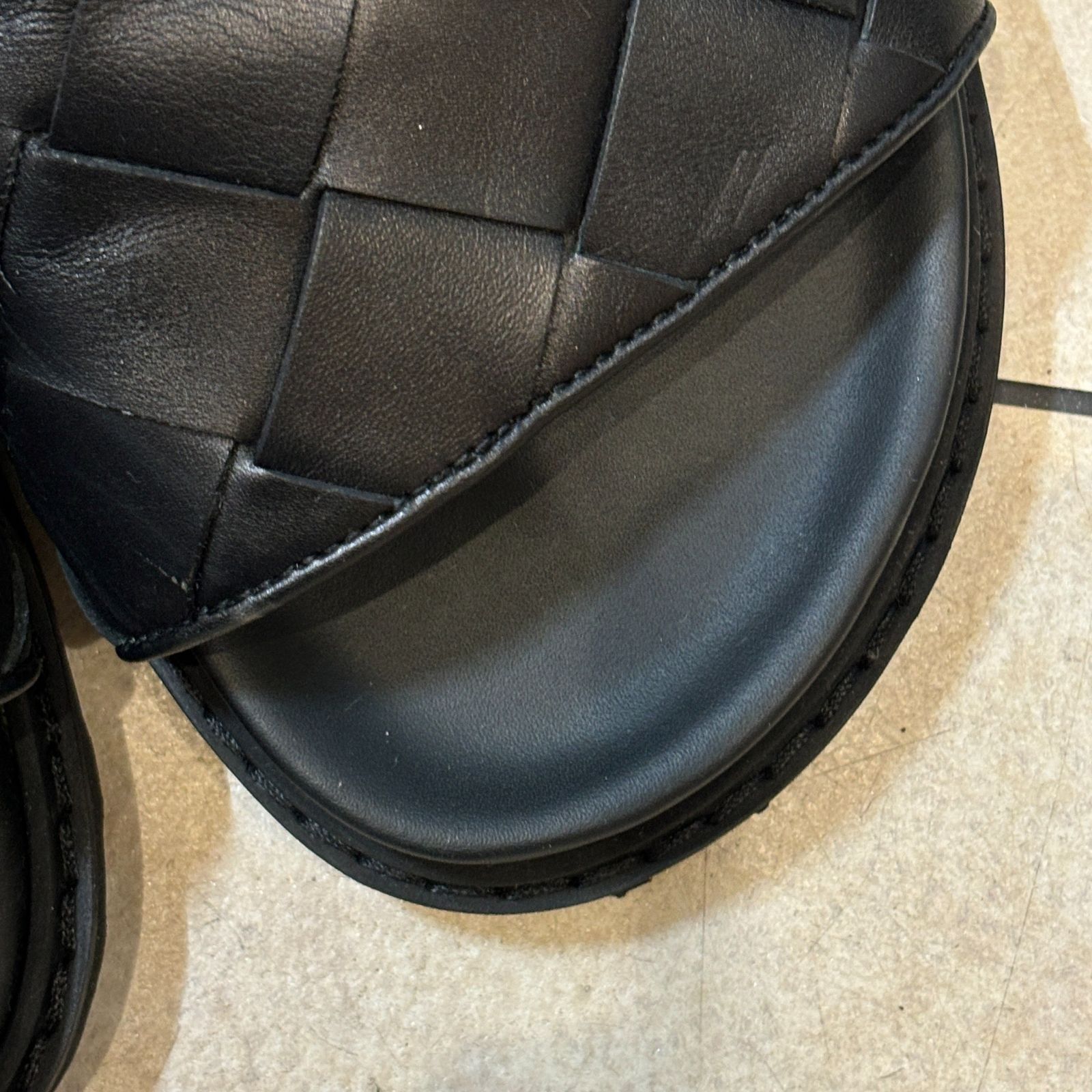 超美品★ボッテガヴェネタBOTTEGA VENETAレザーサンダル41/26cm Bottega Veneta サンダル レザー 41 ボッテガヴェネタ レザー サンダル
