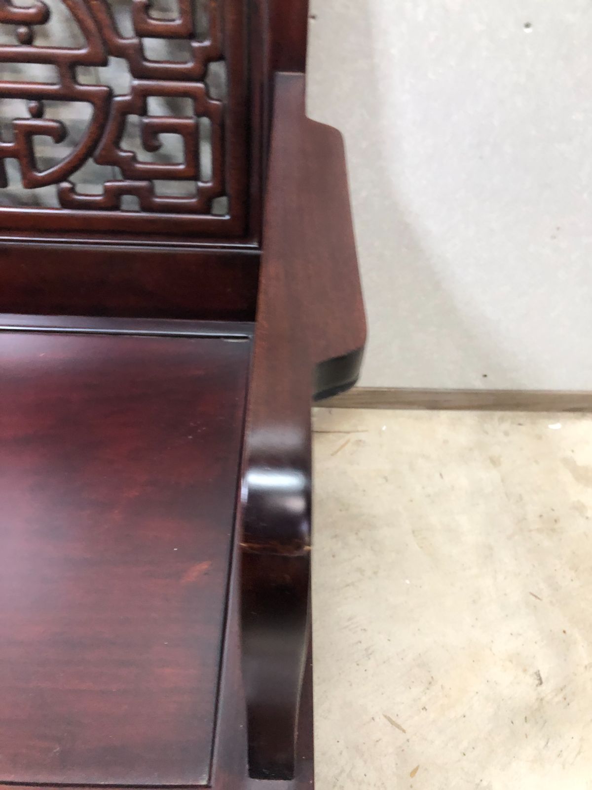 花梨の彫刻長椅子 肘掛け付き 3人掛け 豪華彫刻 人気 中国家具　75063-1 花梨の彫刻長椅子 肘掛け付き 3人掛け 豪華彫刻 人気 中国家具