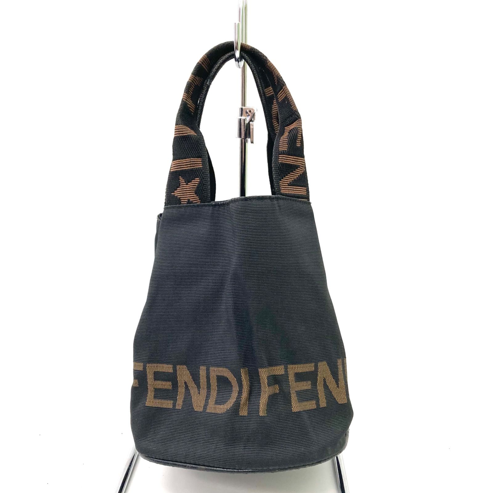 FENDI フェンディ ロゴ　トートバッグ バケツ型 ナイロンキャンバス 黒 FENDI フェンデイ トートバッグ エコバッグ 楕円形 バケツ型