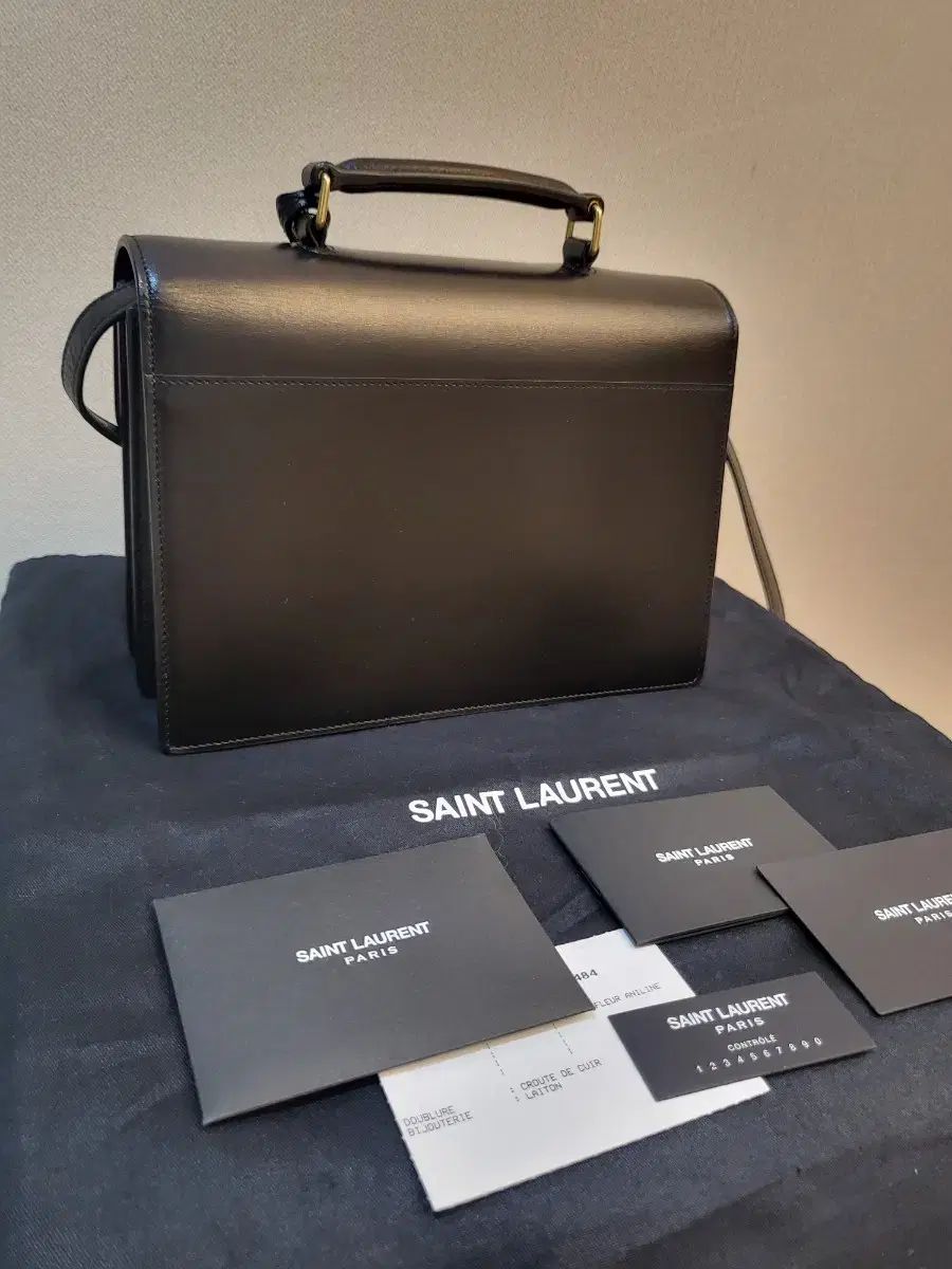 Laurent サンローラン