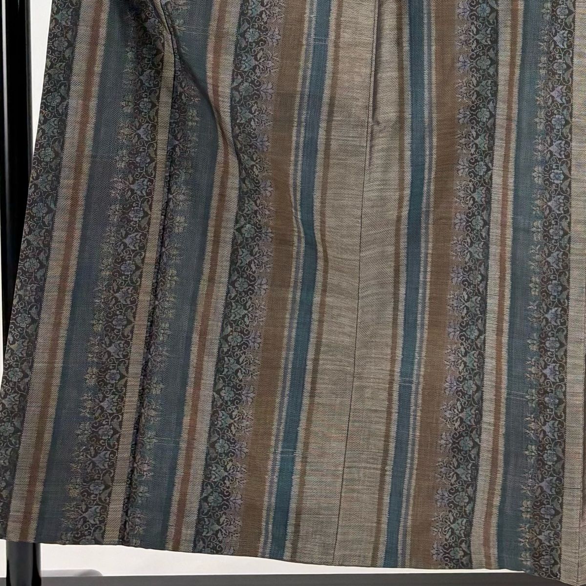 紬 身丈160cm 裄丈62cm S 袷 縦縞 花唐草 焦茶色 正絹