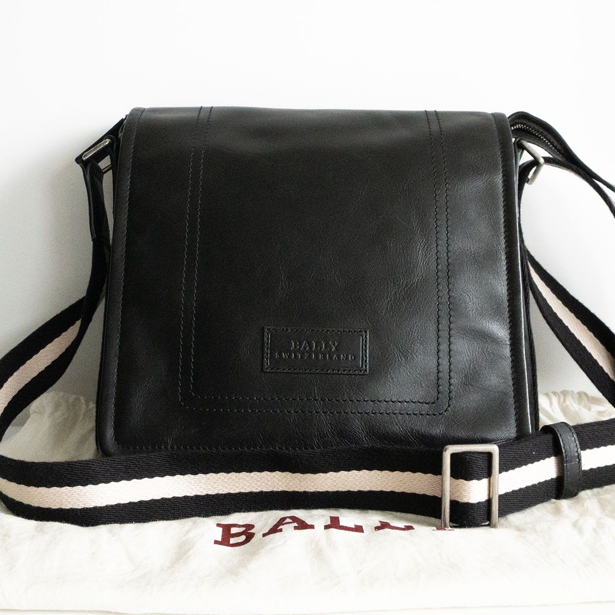 美品】BALLY 【レザー ショルダーバッグ】ブラック トレイン