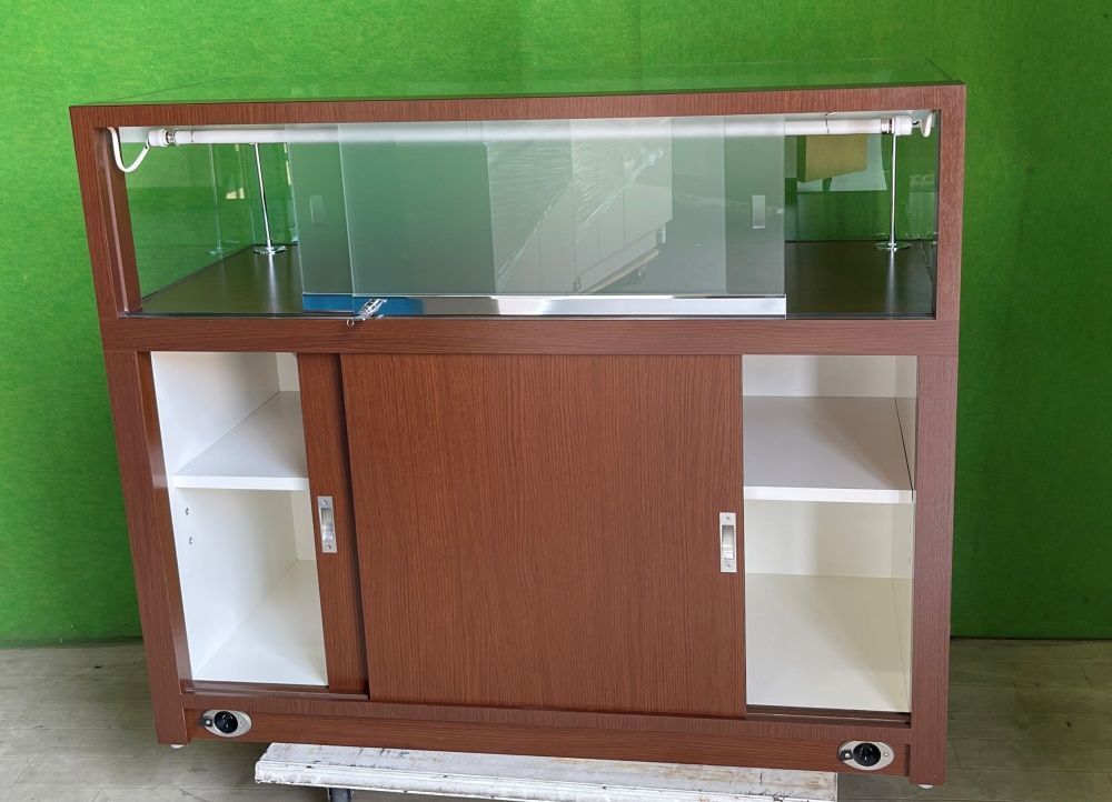 時計店より (美品！) ブラウンウッドのショーケース LEDライト内臓 □O-442