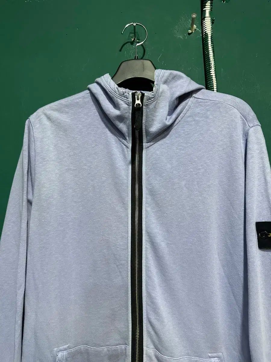 STONE ISLAND ストーンアイランド フード付き ジップアップパーカー 藤色の XL