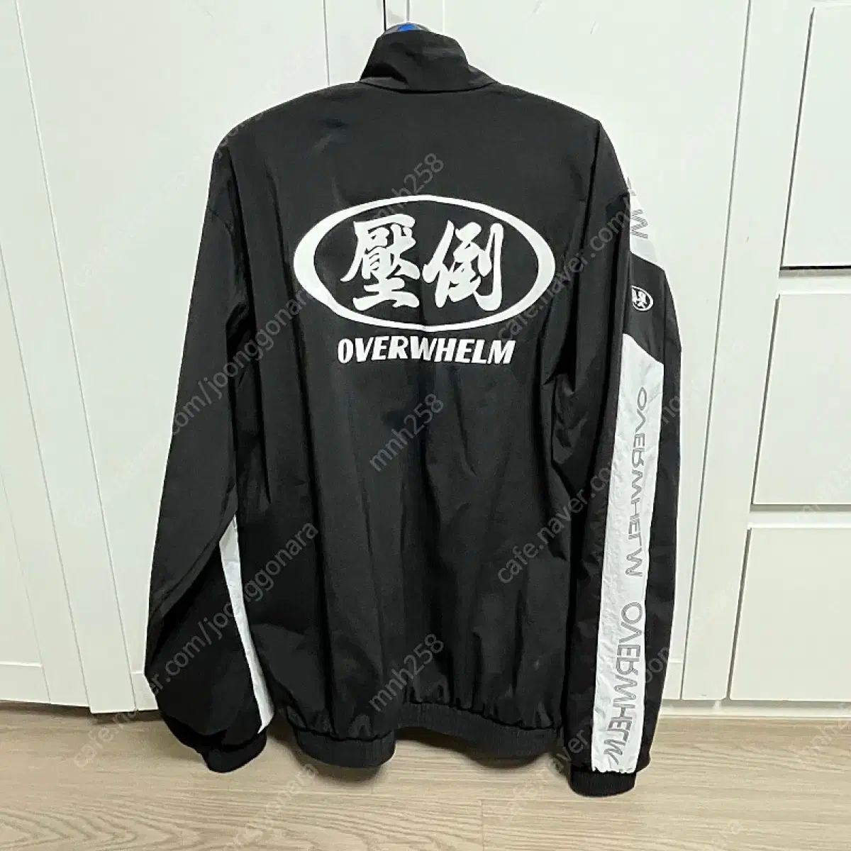 圧倒する 初版 ウィンドブレーカー 単品