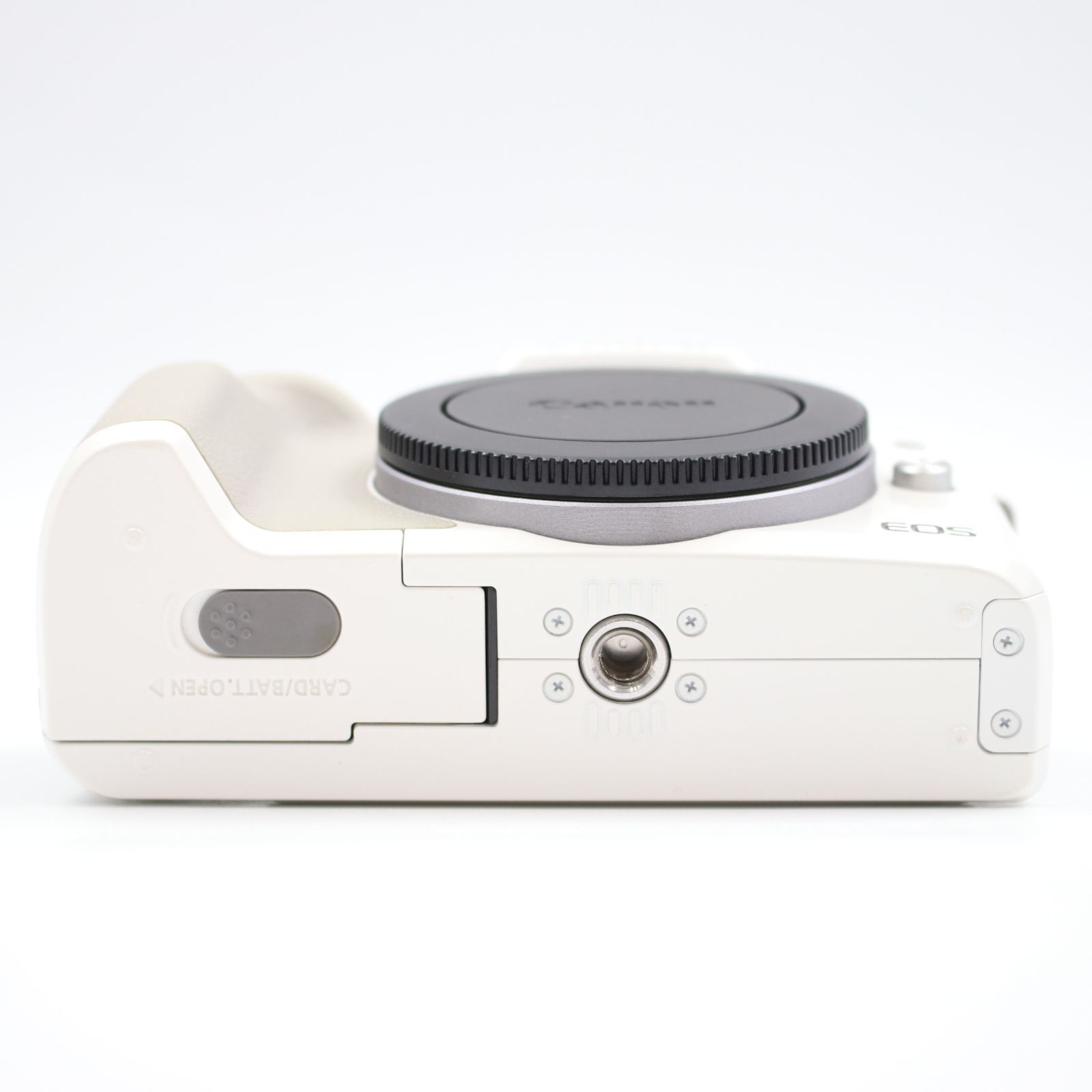  シャッター数 以下 上品 CANON EOS Kiss M ボディ ホワイト ミラーレス一眼カメラ キヤノン ミラーレス一眼 デジタルカメラ