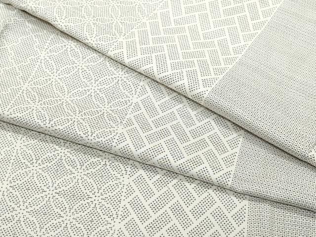 平和屋着物●本場大島紬　白大島　160亀甲　亀甲文　三越扱い　正絹　逸品　CAAU9868vf 平和屋着物○本場大島紬 白大島 160亀甲 吉祥間道 正絹 逸品 CAAV6473vf