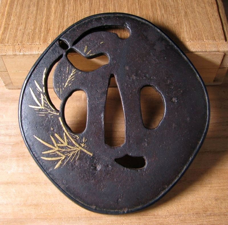 時代武具 鉄地菱形鍔 金色絵 赤銅覆輪 桐箱付 江戸時代/鐔/22f015