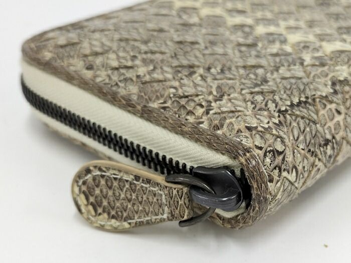 BOTTEGA VENETA ラウンドファスナー長財布 イントレチャート