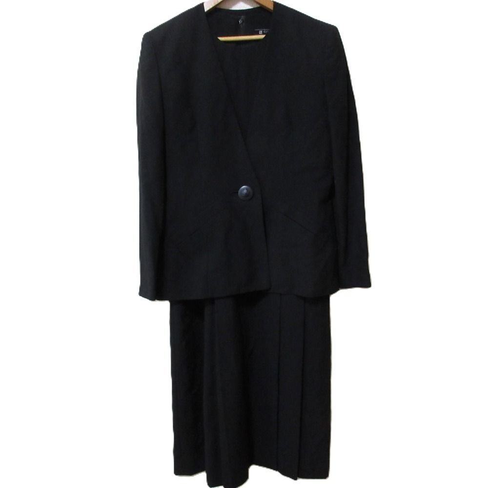 定価16万 高級 ジバンシィ GIVENCHY ノーカラージャケット 黒