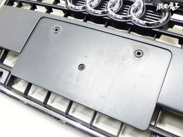 アウディA4 8K 純正グリル