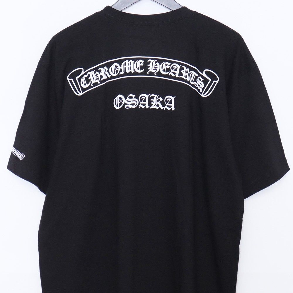 希少品◆送料込【CHROME HEARTS】クロールロゴ Tシャツ 大阪限定 未使用 CHROME HEARTS スクロールラベル Tシャツ 大阪限定 XL