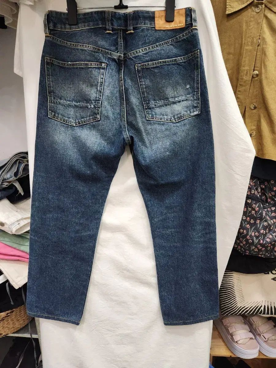 ゴールデングースジーンズ