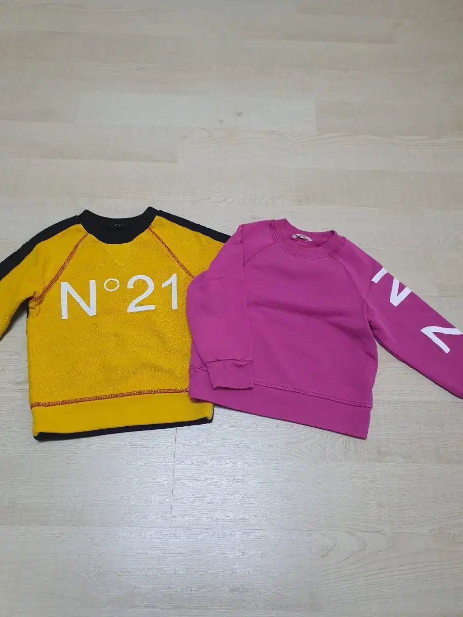4Y N21 キッズ トレーナー スウェットシャツ 2 蜂