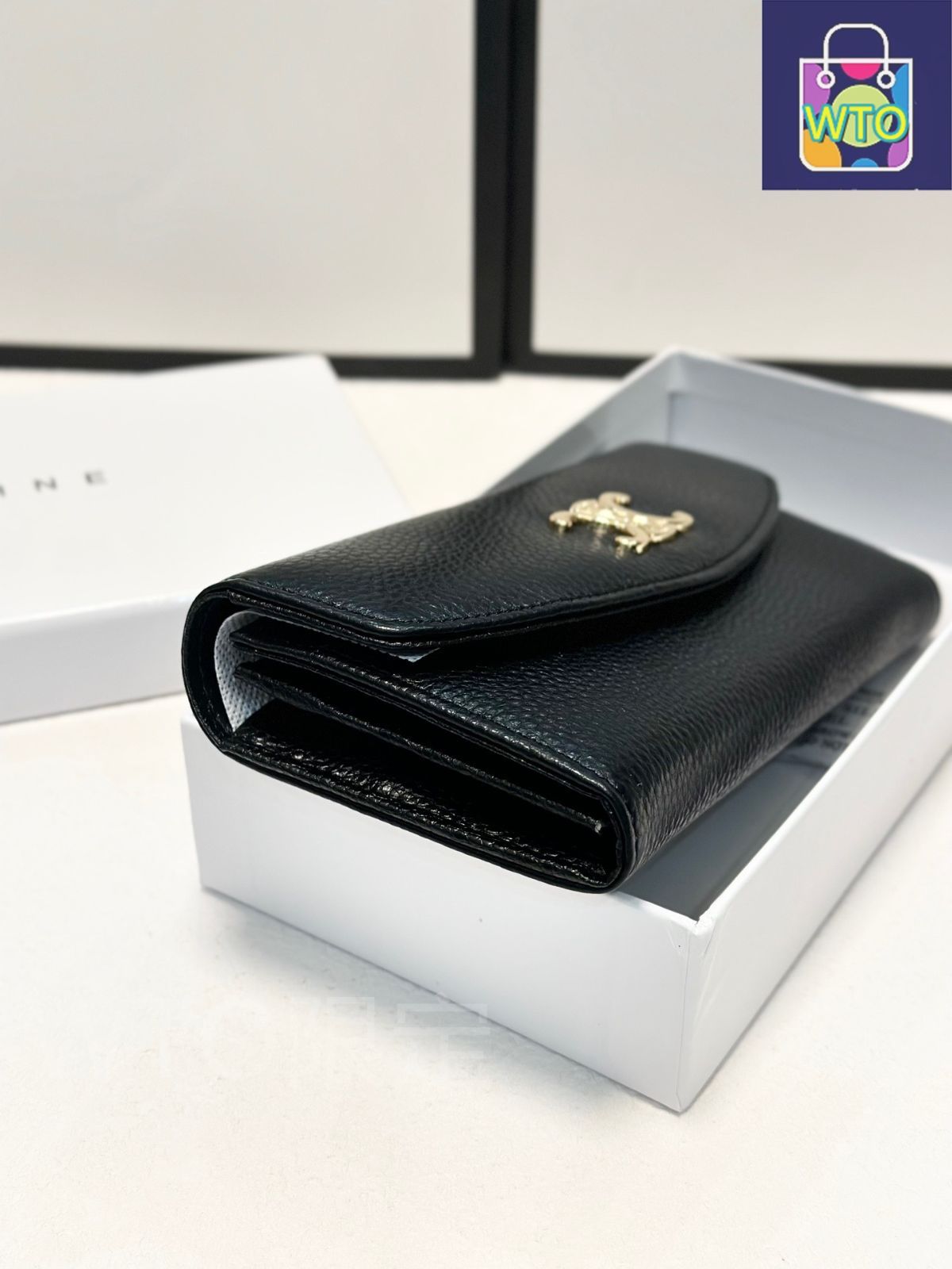 セリーヌ クラシック二つ折りウォレットシリーズ