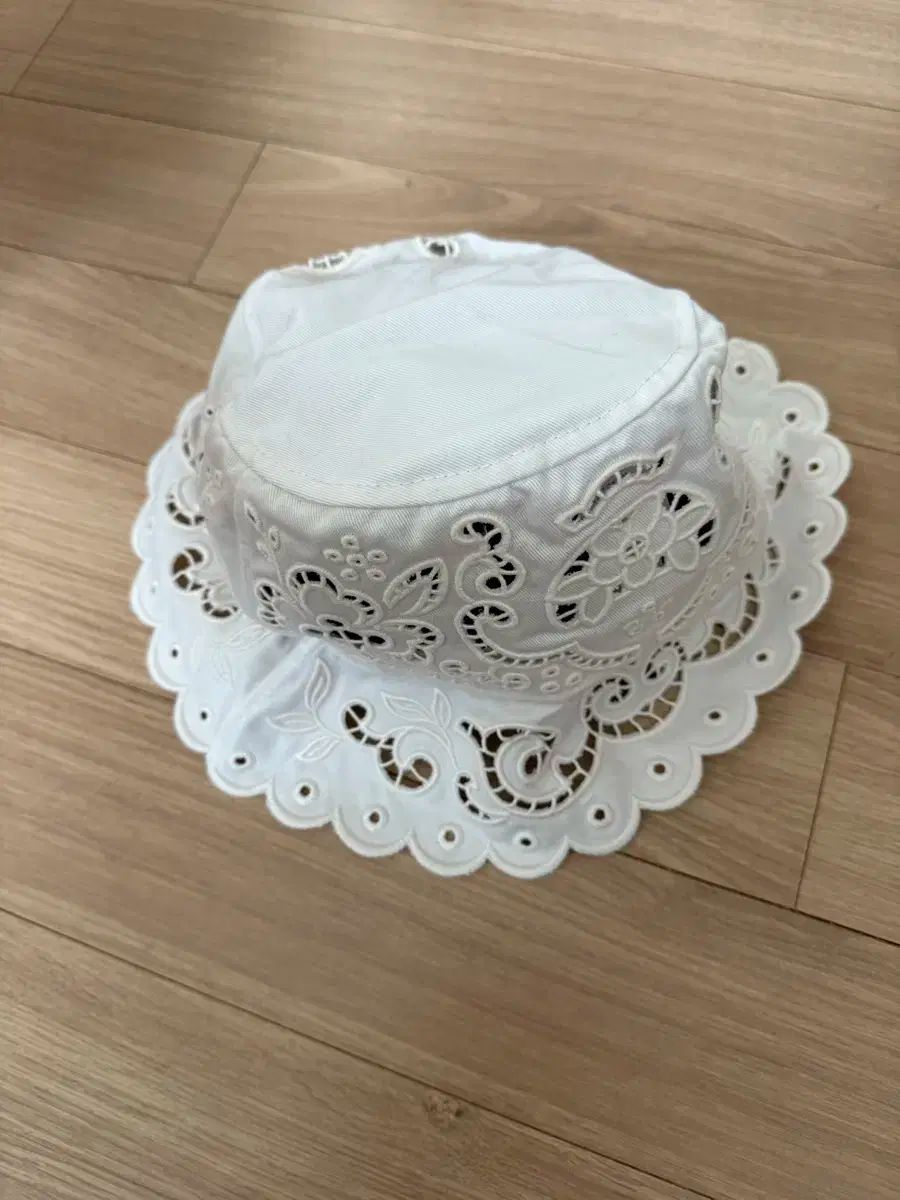 ドルチェ＆ガッバーナ 白 レース バケットハット 帽子