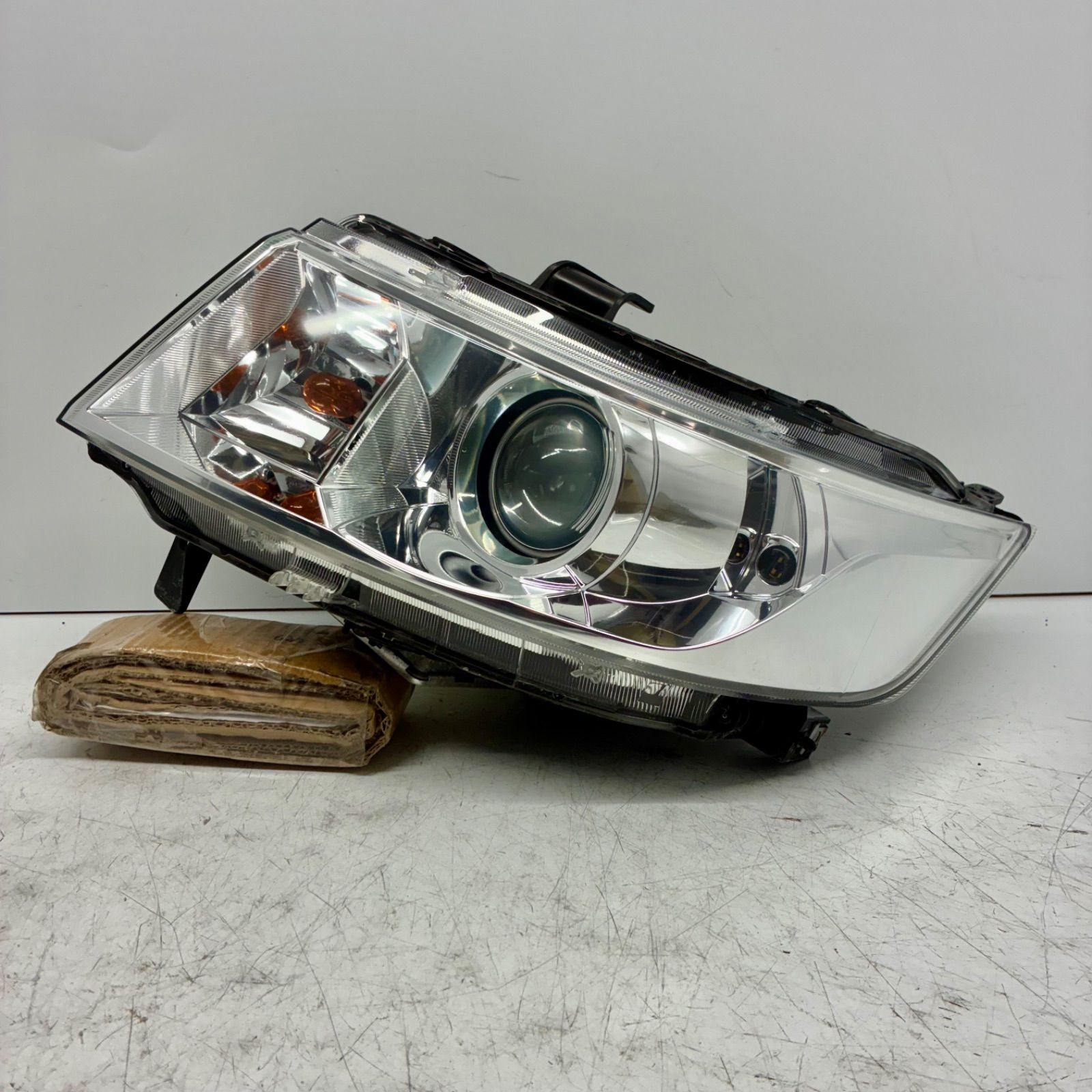 ■ワゴンRスティングレーMH23S HIDヘッドライト左 即決 hid mh23s ヘッドライトの通販